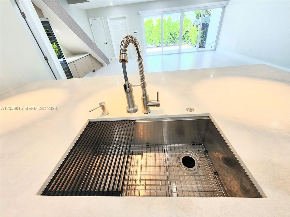 В аренду: $4,900 (3 спален, 2 ванн, 1632 Квадратных фут)