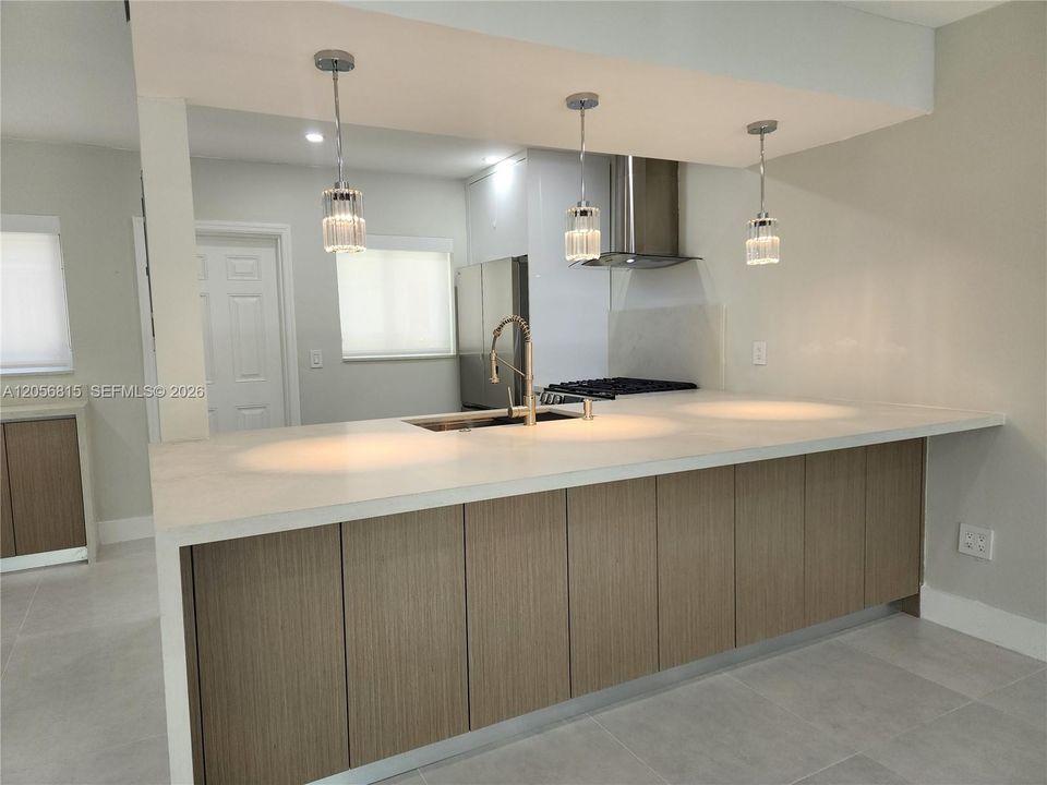 В аренду: $4,900 (3 спален, 2 ванн, 1632 Квадратных фут)