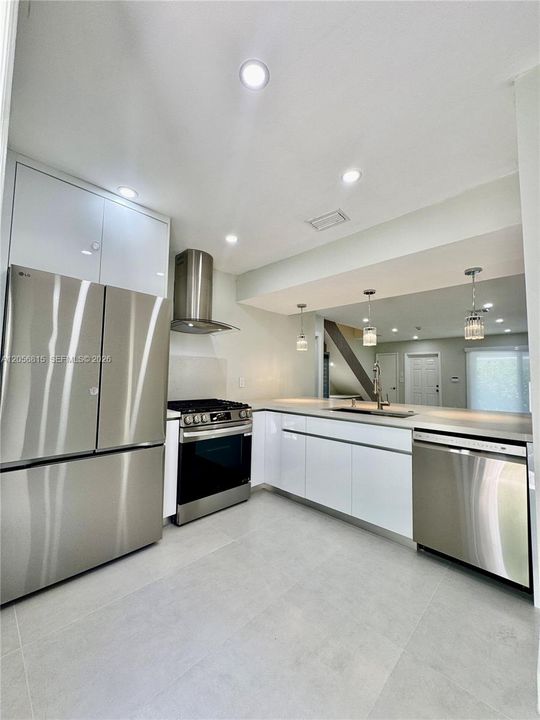 В аренду: $4,900 (3 спален, 2 ванн, 1632 Квадратных фут)
