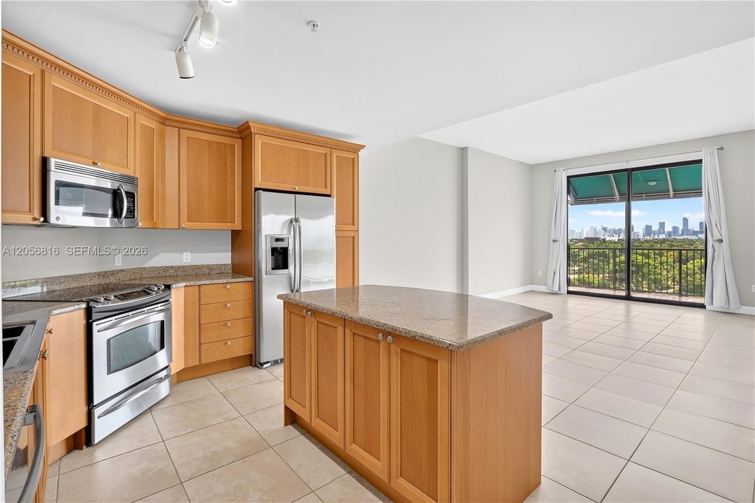 For Rent: $3,300 (1 beds, 1 baths, 781 Square Feet)