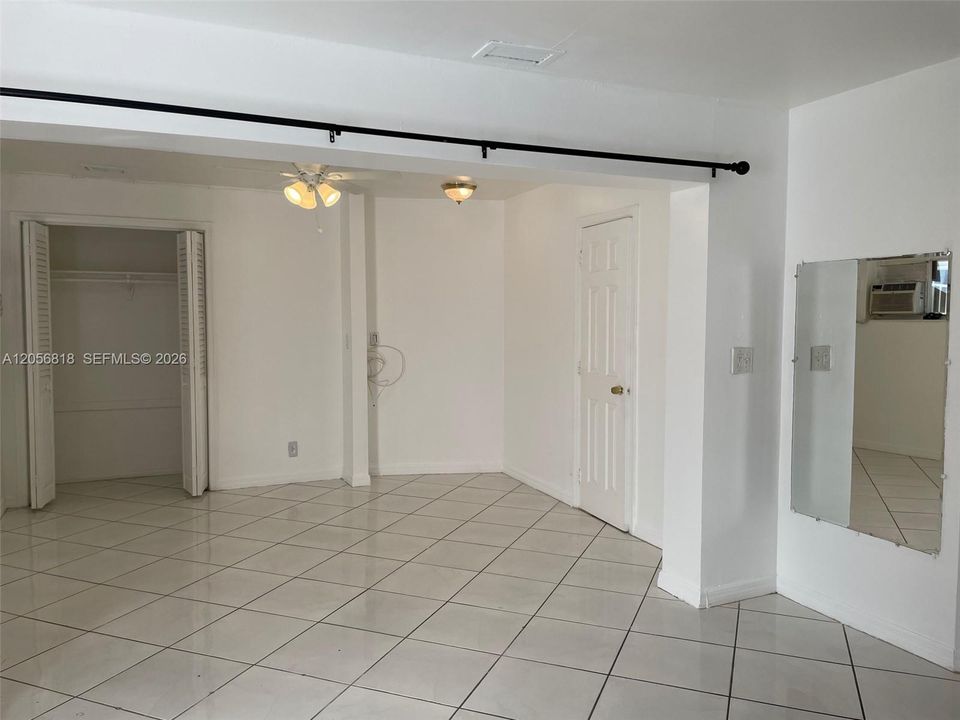 For Rent: $1,300 (0 beds, 1 baths, 300 Square Feet)