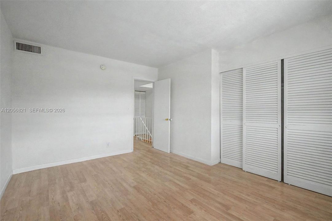 For Sale: $319,000 (2 beds, 1 baths, 900 Square Feet)