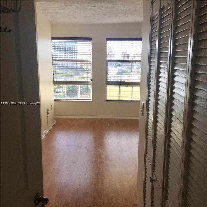 В аренду: $2,500 (1 спален, 1 ванн, 750 Квадратных фут)