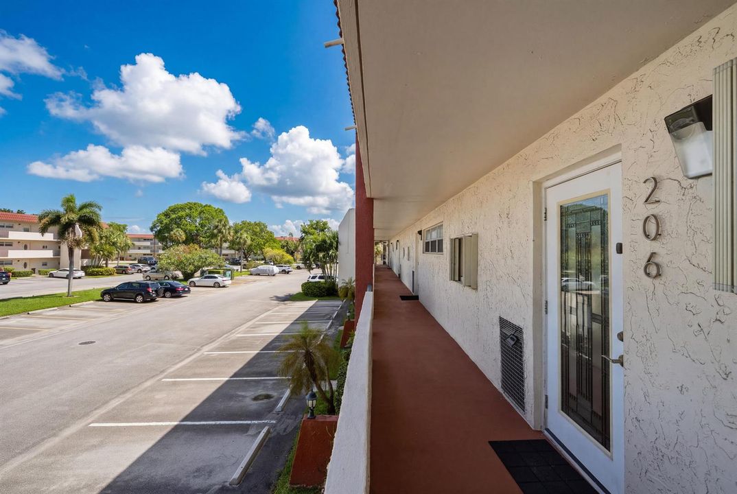 14. Front Door Catwalk USE