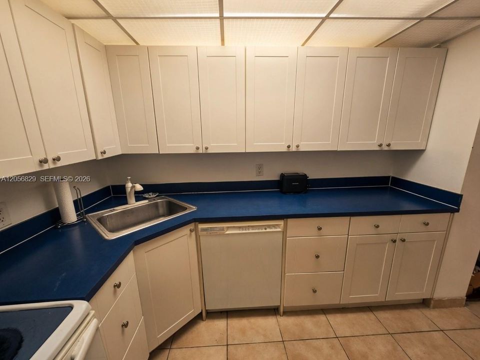 В аренду: $3,100 (1 спален, 1 ванн, 810 Квадратных фут)