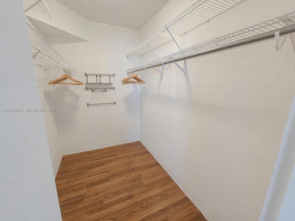 В аренду: $3,100 (1 спален, 1 ванн, 810 Квадратных фут)