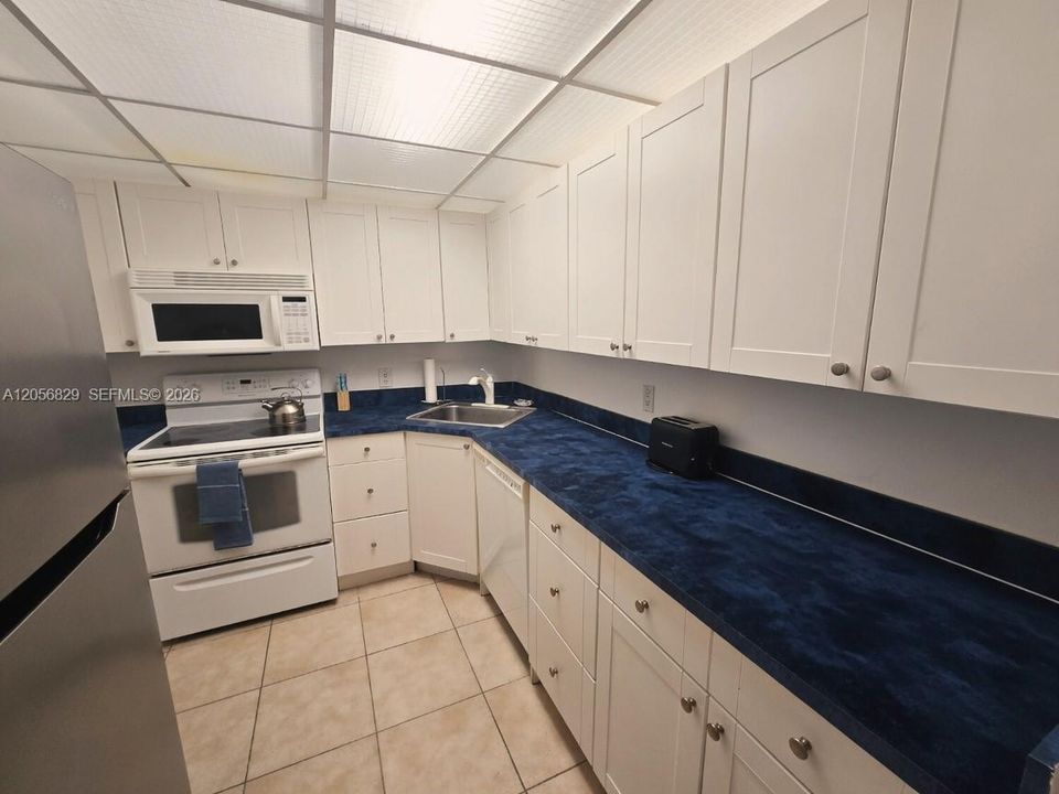 В аренду: $3,100 (1 спален, 1 ванн, 810 Квадратных фут)