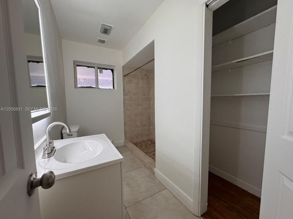 En Renta: $2,650 (2 camas, 1 baños, 2486 Pies cuadrados)