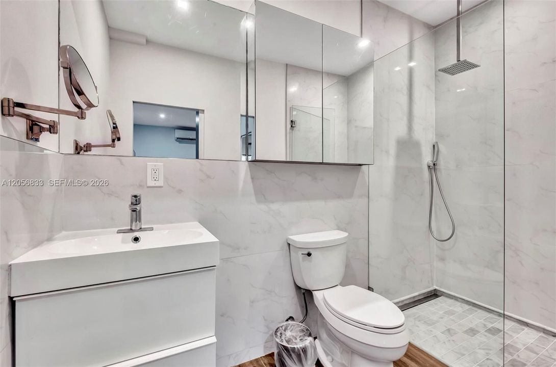 For Rent: $2,500 (1 beds, 1 baths, 594 Square Feet)