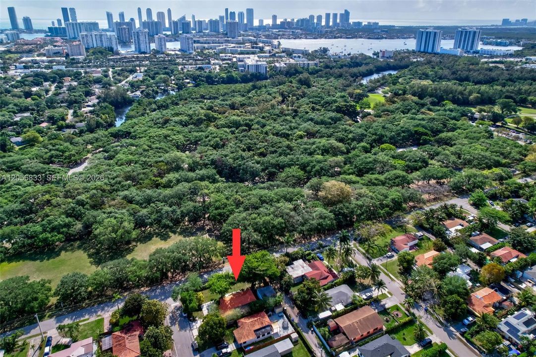 For Rent: $2,500 (1 beds, 1 baths, 594 Square Feet)
