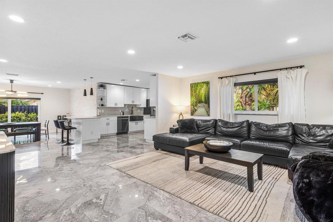 011-2200Southeast9thStreet-PompanoBeach-