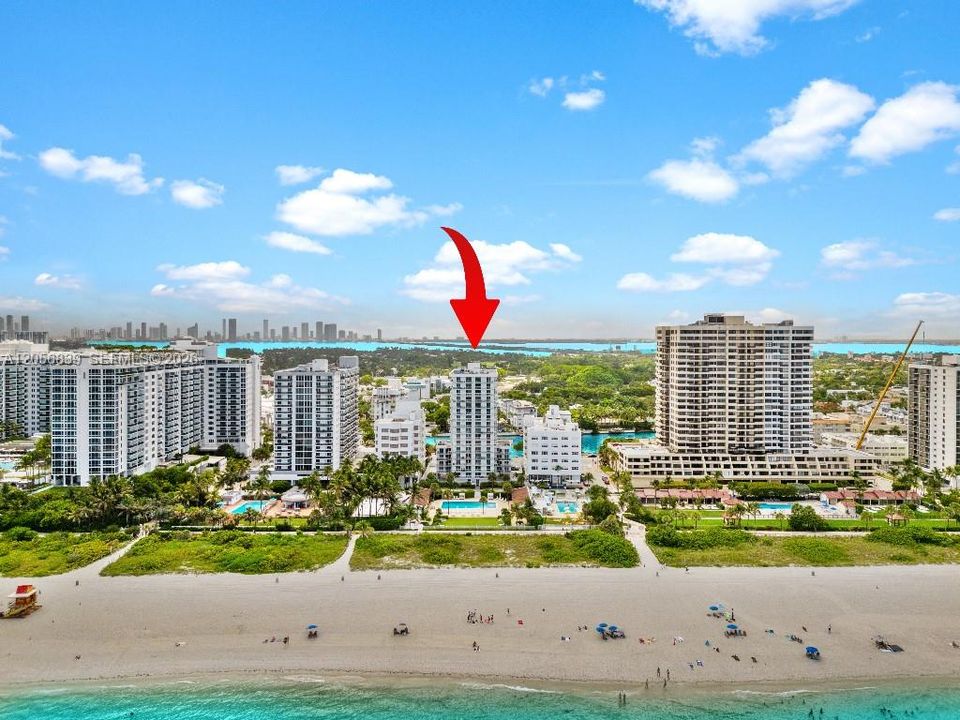For Sale: $1,299,000 (2 beds, 2 baths, 1389 Square Feet)