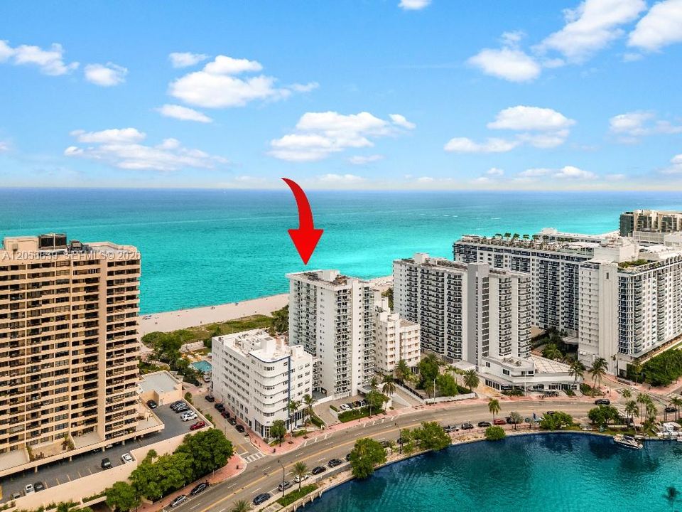 For Sale: $1,299,000 (2 beds, 2 baths, 1389 Square Feet)