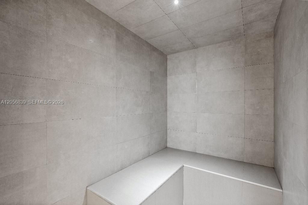 For Sale: $1,299,000 (2 beds, 2 baths, 1389 Square Feet)