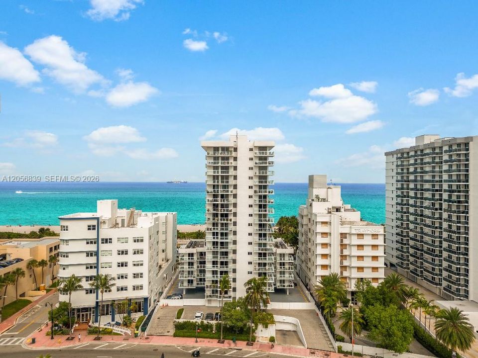 For Sale: $1,299,000 (2 beds, 2 baths, 1389 Square Feet)