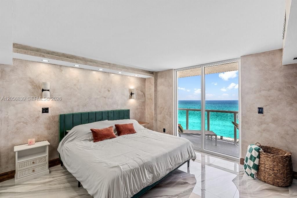 For Sale: $1,299,000 (2 beds, 2 baths, 1389 Square Feet)