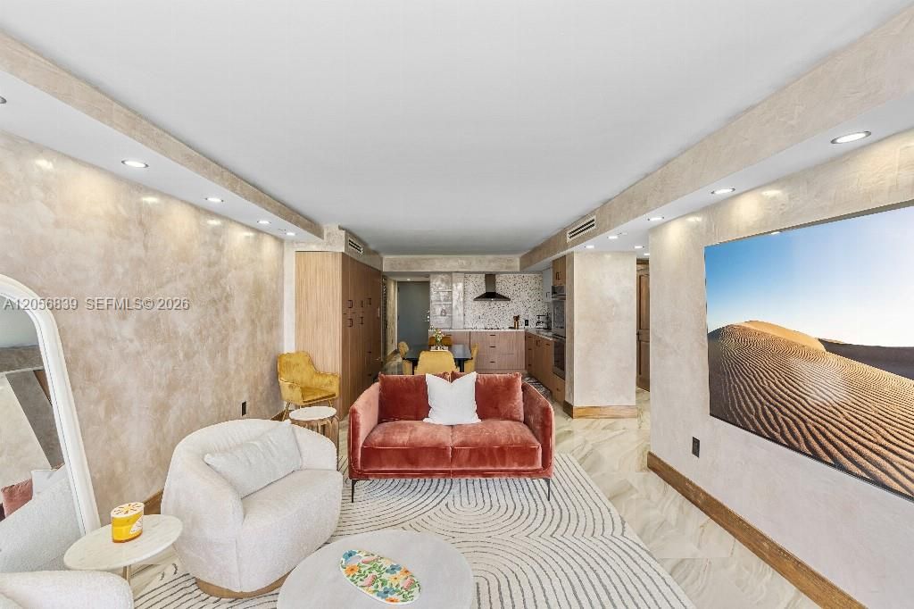 For Sale: $1,299,000 (2 beds, 2 baths, 1389 Square Feet)