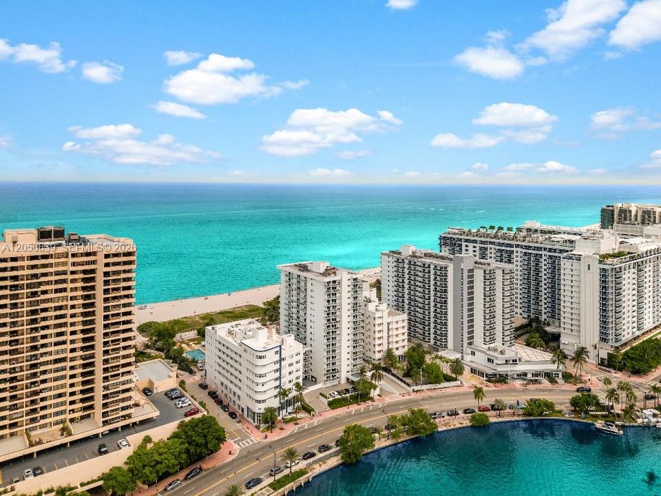 For Sale: $1,299,000 (2 beds, 2 baths, 1389 Square Feet)
