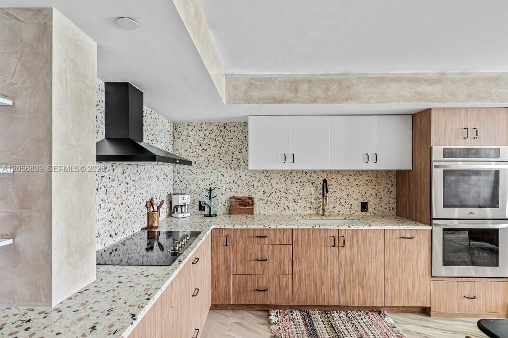 For Sale: $1,299,000 (2 beds, 2 baths, 1389 Square Feet)