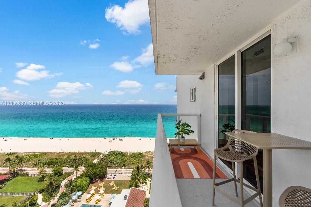 For Sale: $1,299,000 (2 beds, 2 baths, 1389 Square Feet)