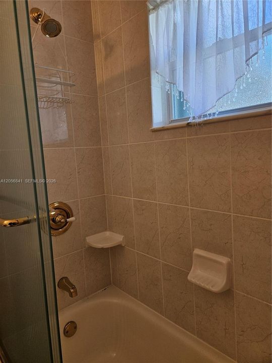 В аренду: $2,600 (2 спален, 2 ванн, 1398 Квадратных фут)