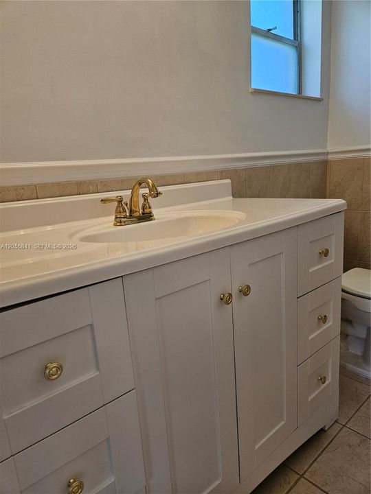 В аренду: $2,600 (2 спален, 2 ванн, 1398 Квадратных фут)