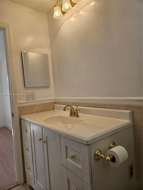 В аренду: $2,600 (2 спален, 2 ванн, 1398 Квадратных фут)
