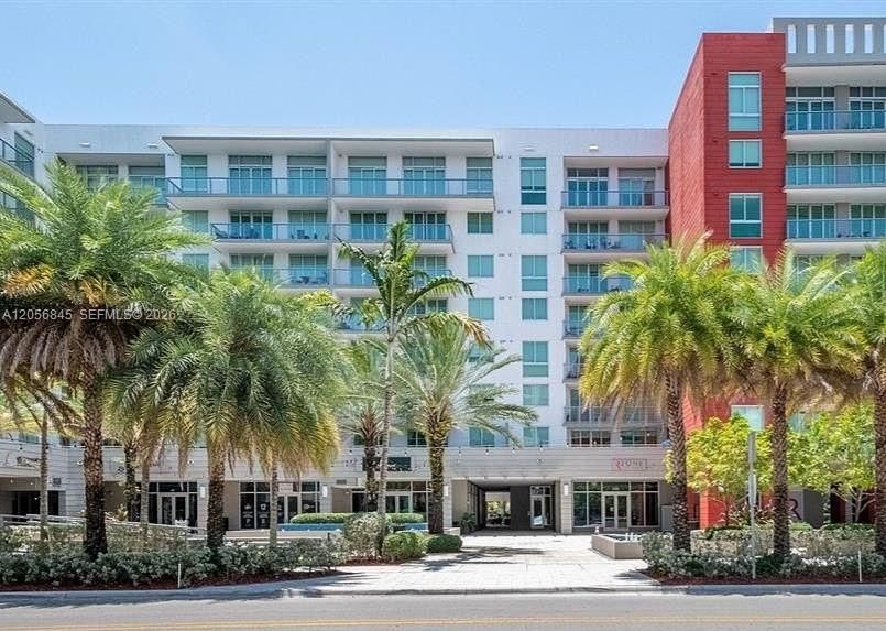 For Rent: $3,650 (2 beds, 2 baths, 1130 Square Feet)