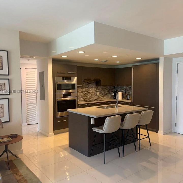 For Rent: $3,650 (2 beds, 2 baths, 1130 Square Feet)