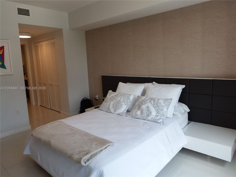 For Rent: $3,650 (2 beds, 2 baths, 1130 Square Feet)