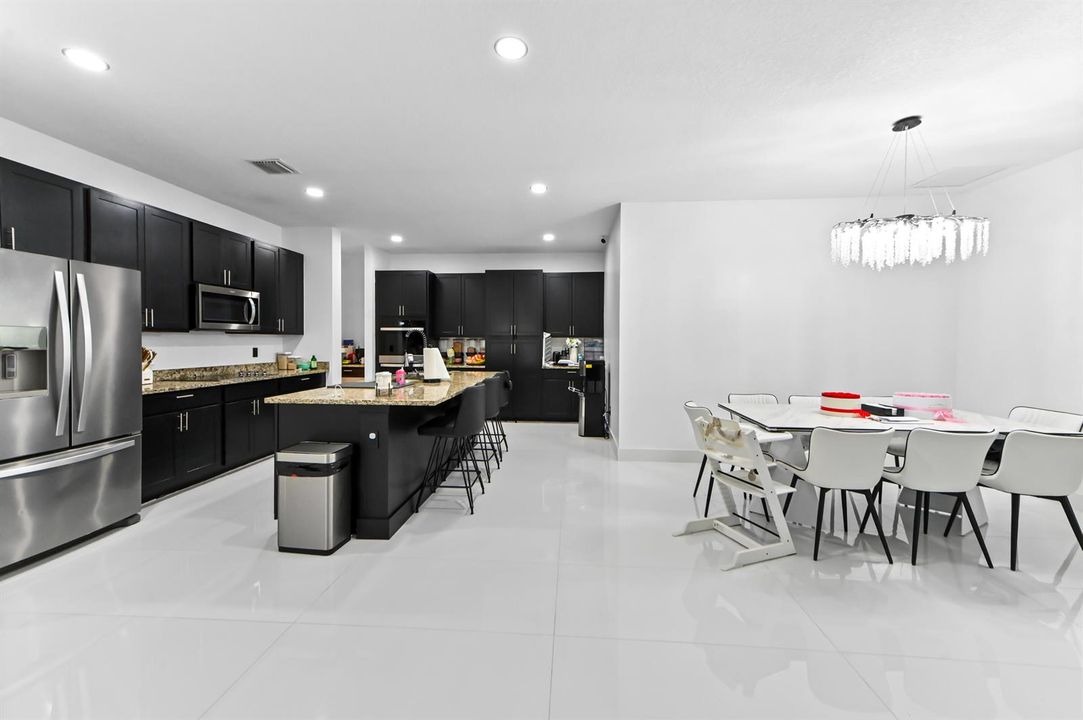 19 dining area 01