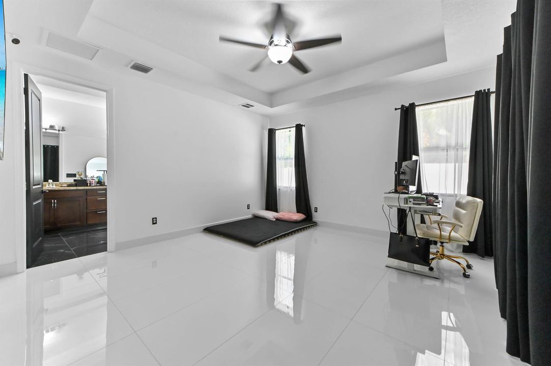 28 bedroom 01