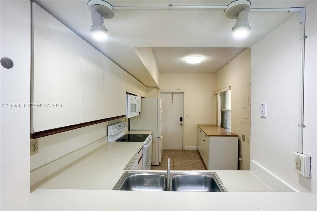 На продажу: $495,000 (3 спален, 2 ванн, 1392 Квадратных фут)