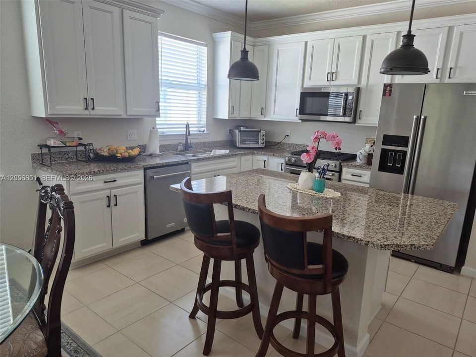 En Venta: $390,000 (2 camas, 2 baños, 1579 Pies cuadrados)