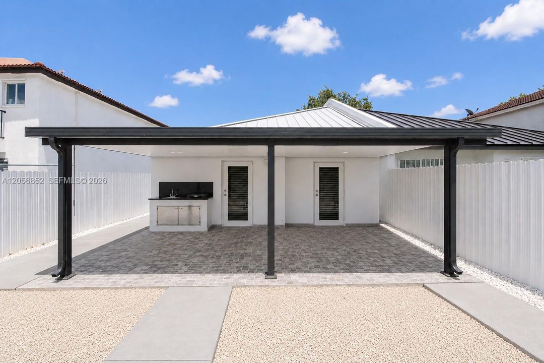 Entertainment  area with kitchen
