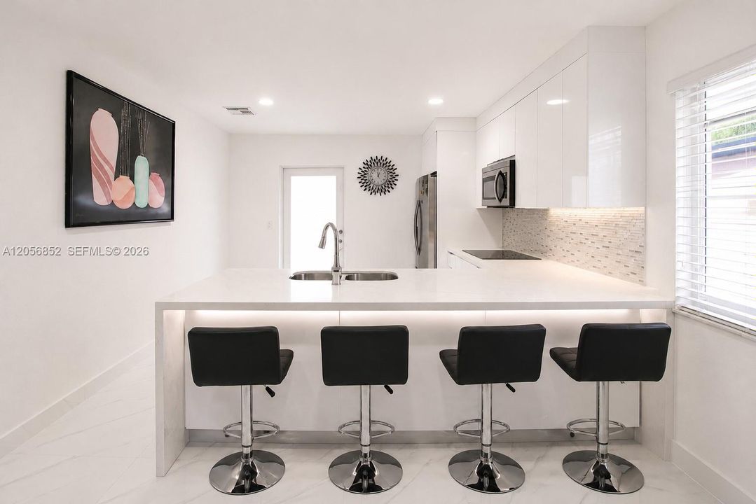 eat in kitchen