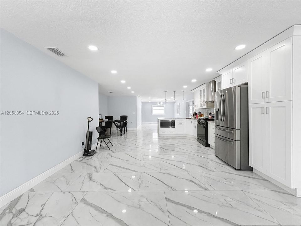 For Sale: $475,000 (4 beds, 3 baths, 2088 Square Feet)