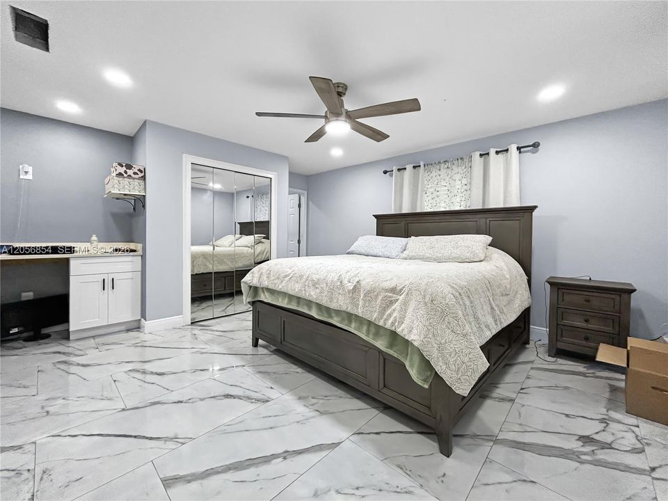 For Sale: $475,000 (4 beds, 3 baths, 2088 Square Feet)