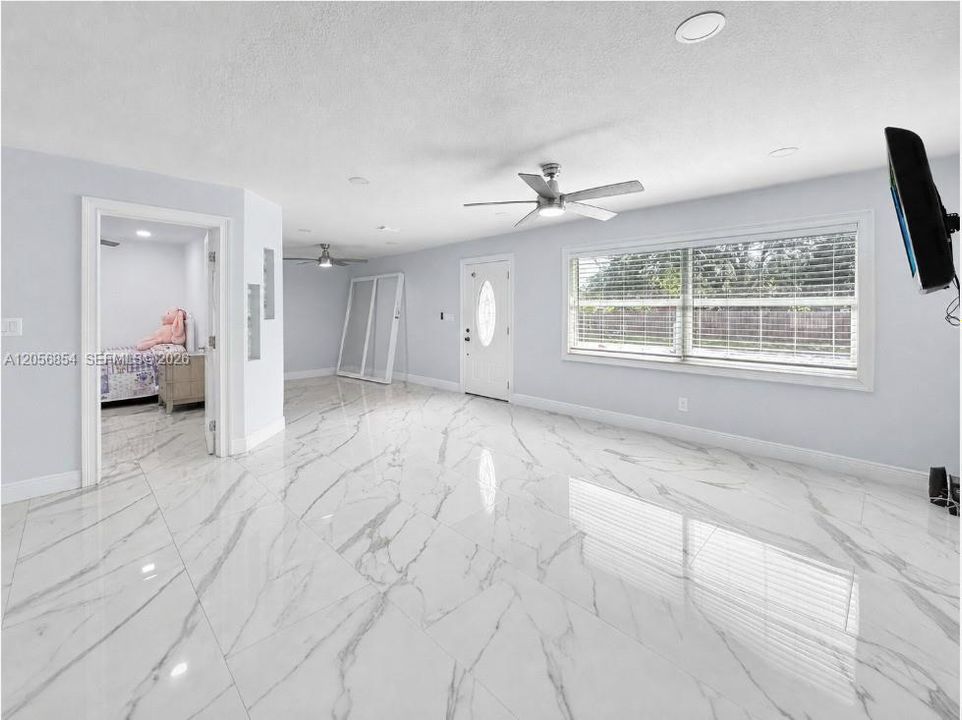 For Sale: $475,000 (4 beds, 3 baths, 2088 Square Feet)