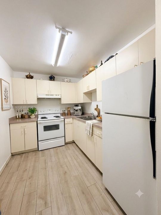 For Rent: $1,975 (2 beds, 2 baths, 996 Square Feet)