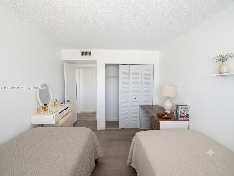 For Rent: $1,975 (2 beds, 2 baths, 996 Square Feet)