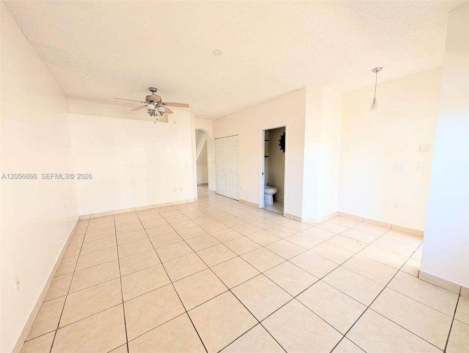 В аренду: $2,200 (3 спален, 2 ванн, 1452 Квадратных фут)