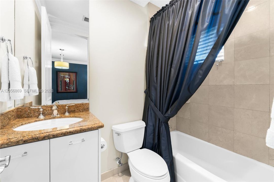 В аренду: $19,000 (6 спален, 6 ванн, 4167 Квадратных фут)