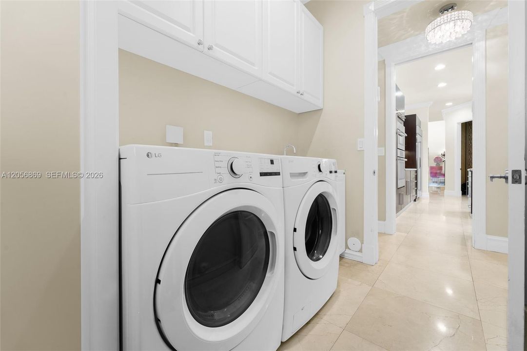 В аренду: $19,000 (6 спален, 6 ванн, 4167 Квадратных фут)