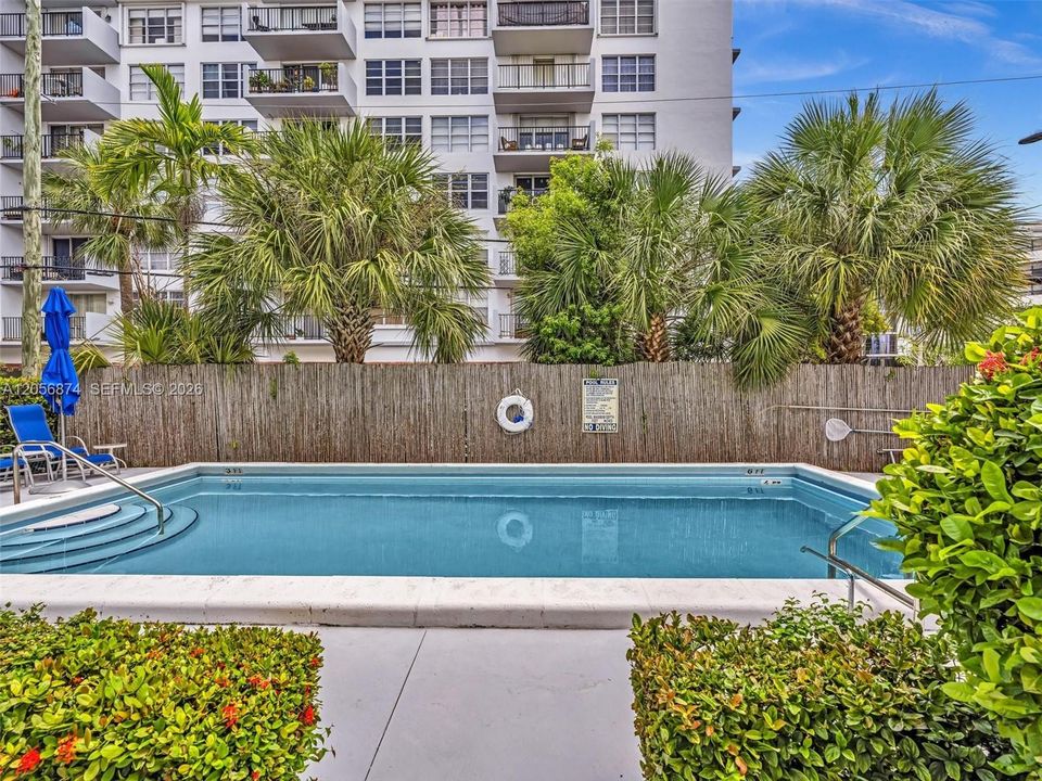 For Sale: $375,000 (2 beds, 2 baths, 1190 Square Feet)