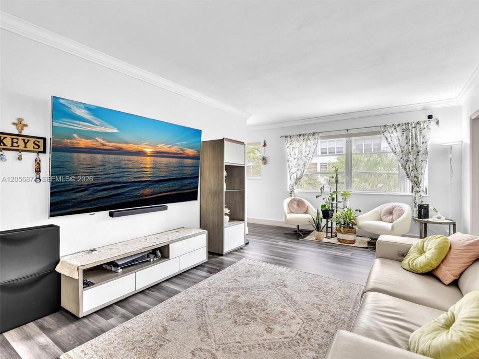 For Sale: $375,000 (2 beds, 2 baths, 1190 Square Feet)