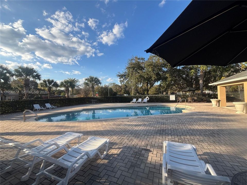For Rent: $2,250 (3 beds, 2 baths, 1372 Square Feet)