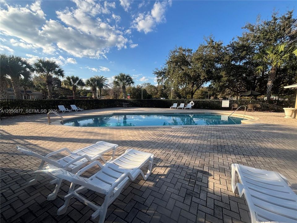 For Rent: $2,250 (3 beds, 2 baths, 1372 Square Feet)