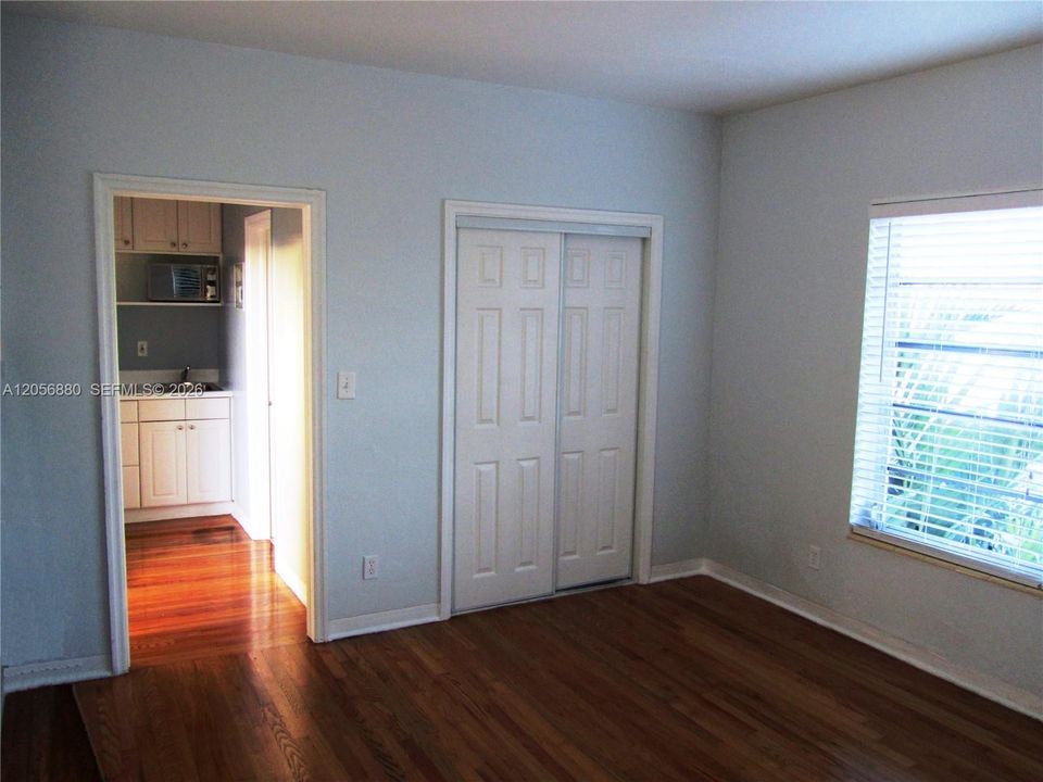 For Rent: $1,550 (1 beds, 1 baths, 400 Square Feet)