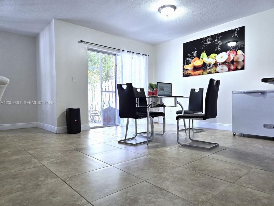 En Venta: $520,000 (3 camas, 2 baños, 1490 Pies cuadrados)